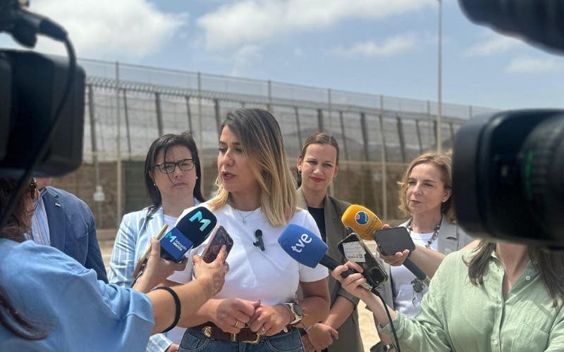 نائبة عن حزب الشعب في مليلية المحتلة: "الحكومة تصفق للمغرب وتخنق اقتصاد المدينة"
