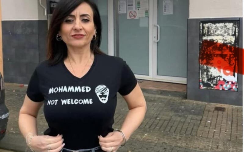 برشلونة.. زعيمة 'بوكس' بطراسة تستغل الانتخابات لنشر الكراهية بصورة مهينة