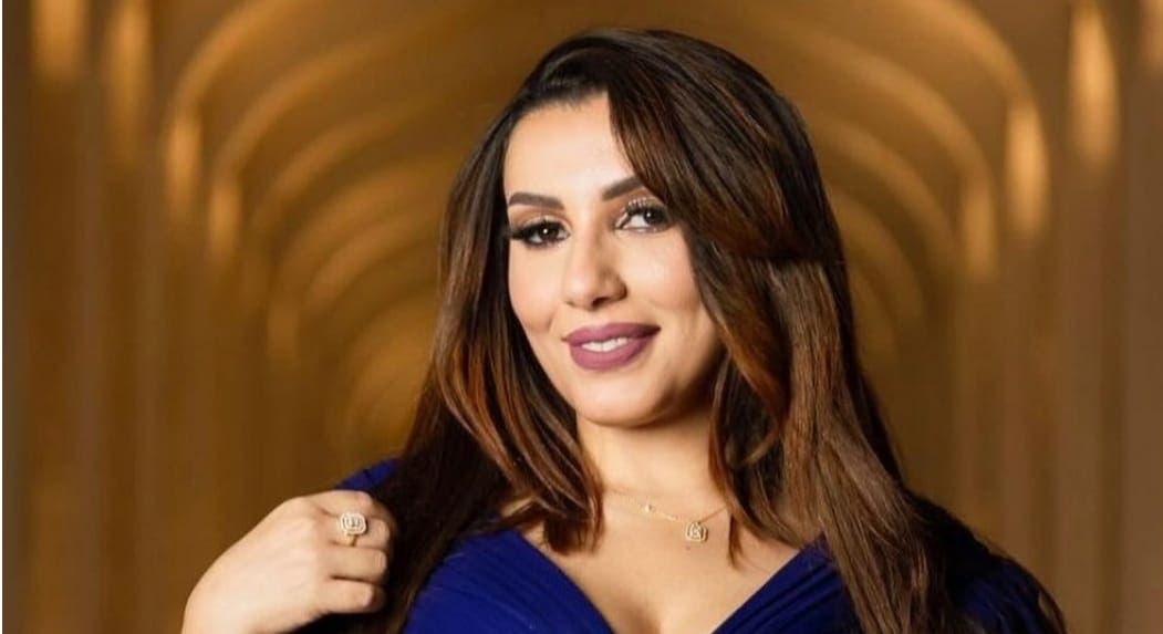 سحر الصديقي تفاجئ جمهورها بإطلالة مختلفة وتشعل فضول متابعيها (صورة)