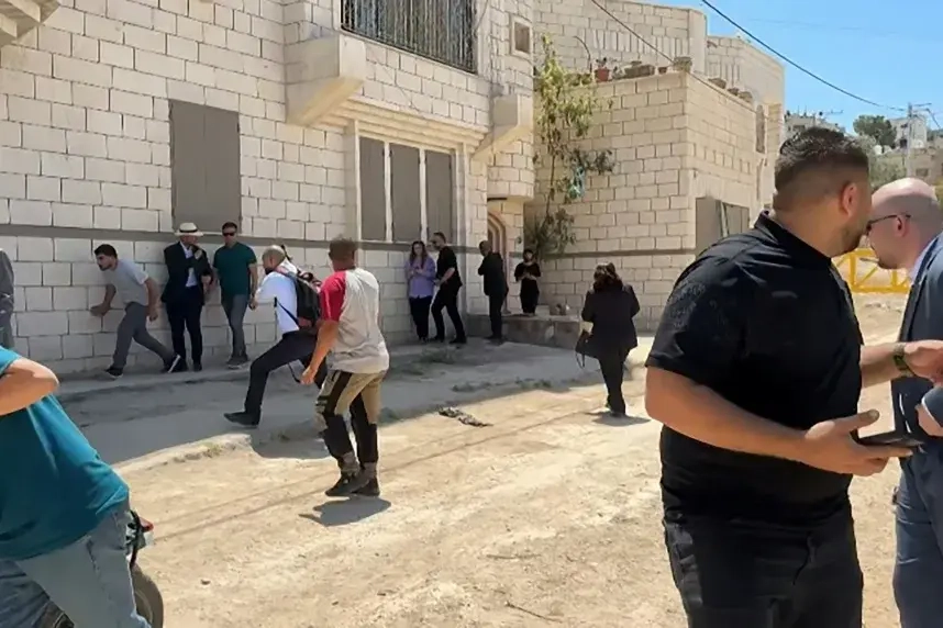فرنسا تستدعي السفير الإسرائيلي بعد إطلاق نار على دبلوماسيين في جنين