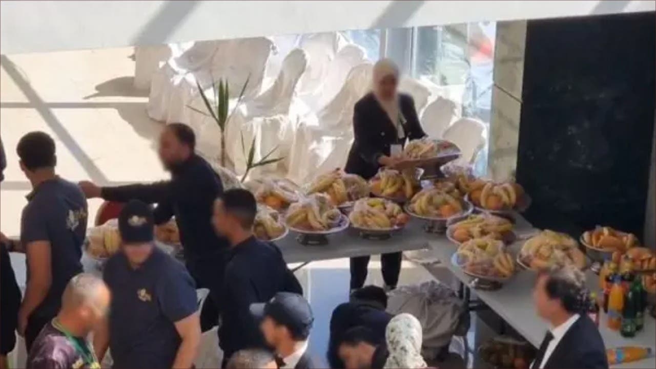 أكادير.. فوضى في مؤتمر حزبي بسبب "وجبة غداء"