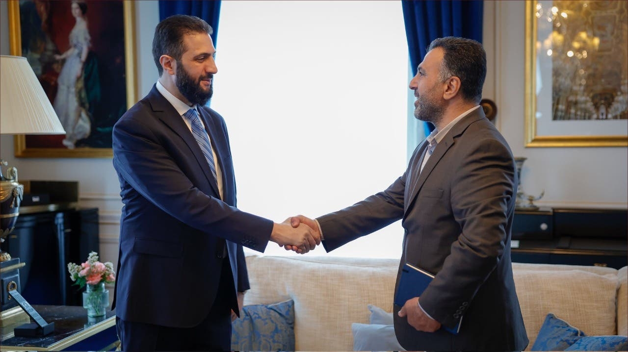 الشرع يلتقي "فاضح" نظام بشار الأسد خلال زيارته لفرنسا