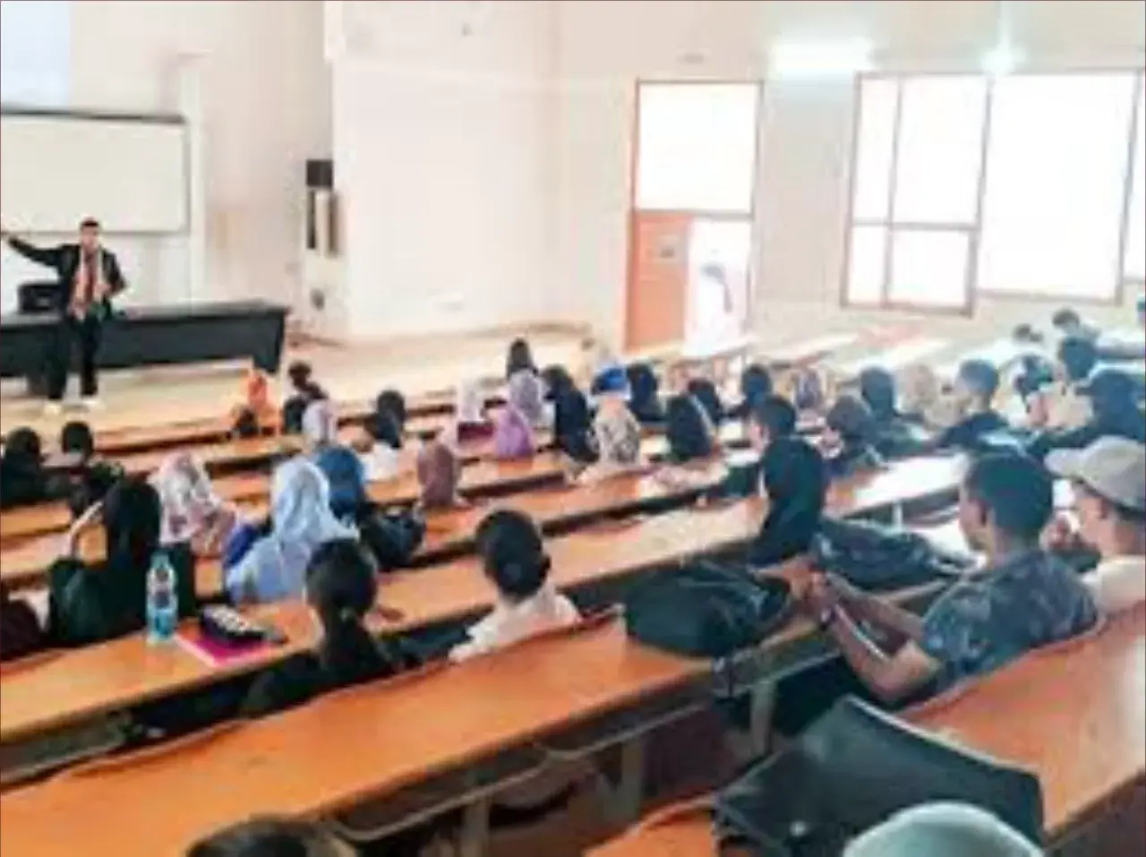 أكادير.. طلبة وخريجو جامعة ابن زهر يستنكرون الهجمة الشرسة على مؤسستهم