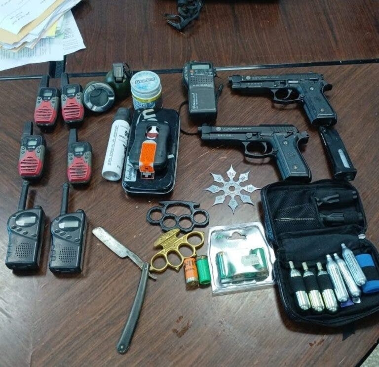 ميناء الناظور.. إحباط محاولة تهريب أسلحة ومعدات قتالية في شاحنة قادمة من فرنسا