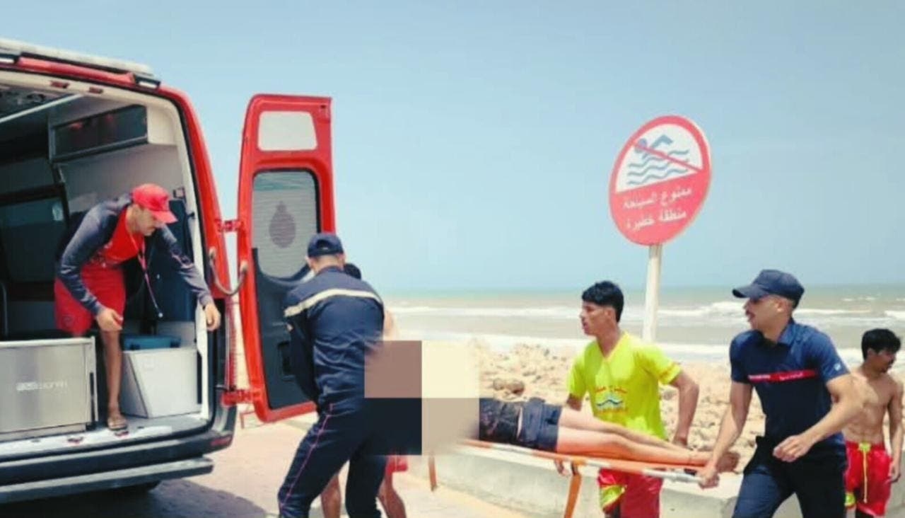 قصة مأساوية.. شاب يصاب بالشلل بعد قفزة خطيرة في شاطئ أركمان بالناظور