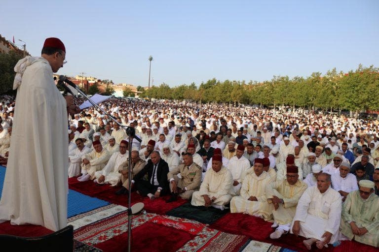 مدينة اسبانية تصادق على منع صلاة العيد بالملاعب والقاعاة الرياضية