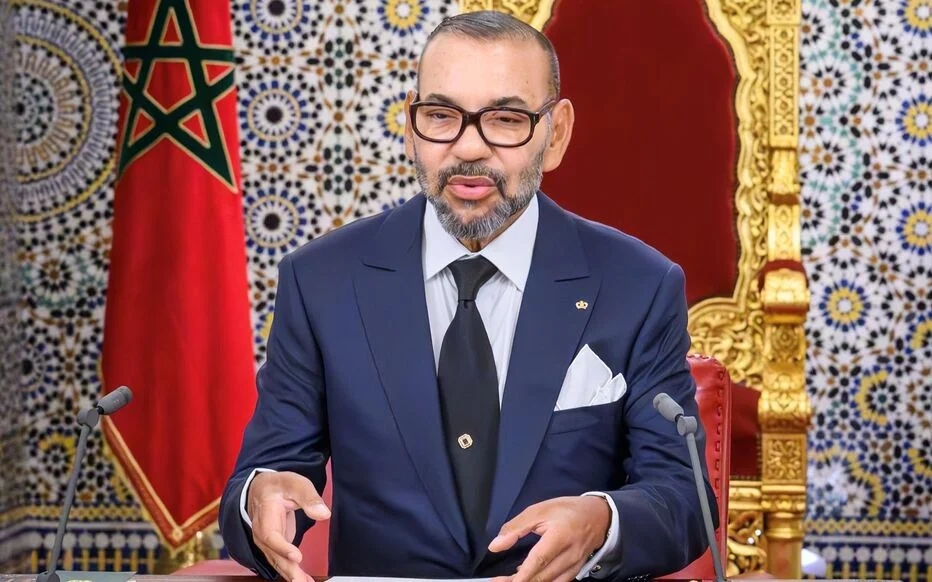 الملك محمد السادس يعزي أسرة أسطورة كرة القدم أحمد فرس