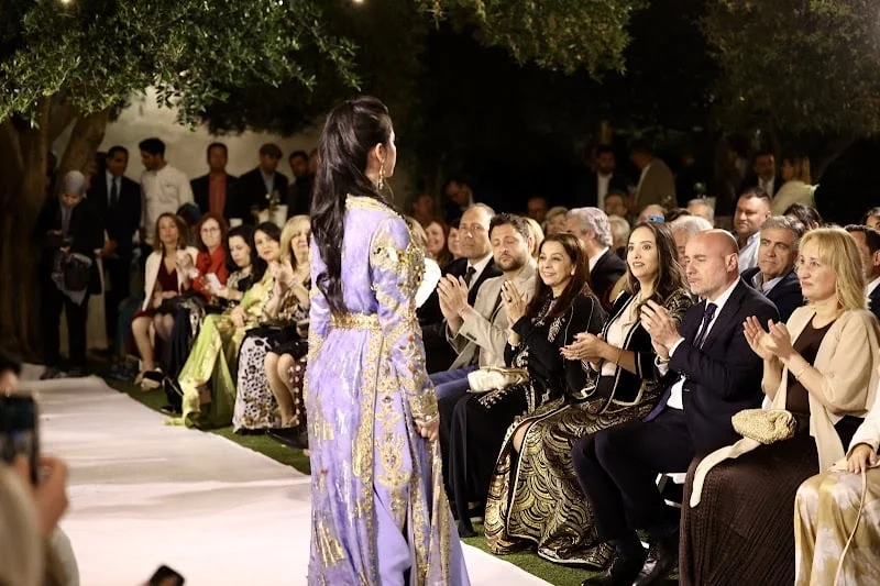 القفطان المغربي يتألق بمدينة درو الفرنسية
