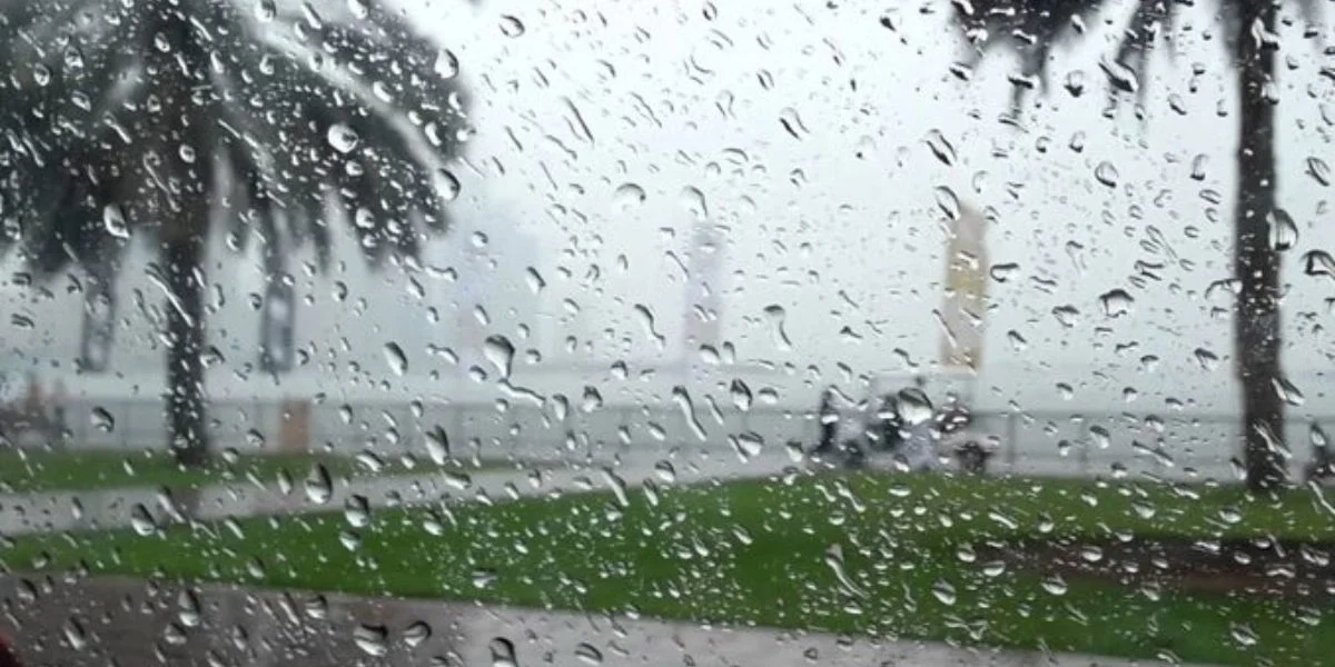 زخات رعدية قوية ورياح مرتقبة اليوم الثلاثاء بعدد من مناطق المملكة