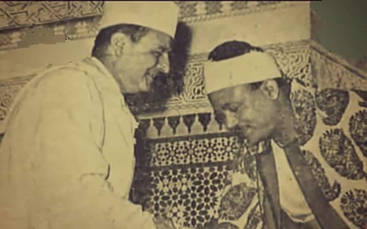 تاريخ: عندما كان محمد الخامس يزور إحدى مساجد القاهرة للاستماع إلى ترتيل عبد الباسط عبد الصمد
