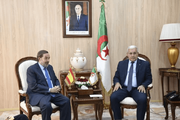 الجزائر تدعو بيدرو سانشيز لإعادة النظر في دعمه للمغرب