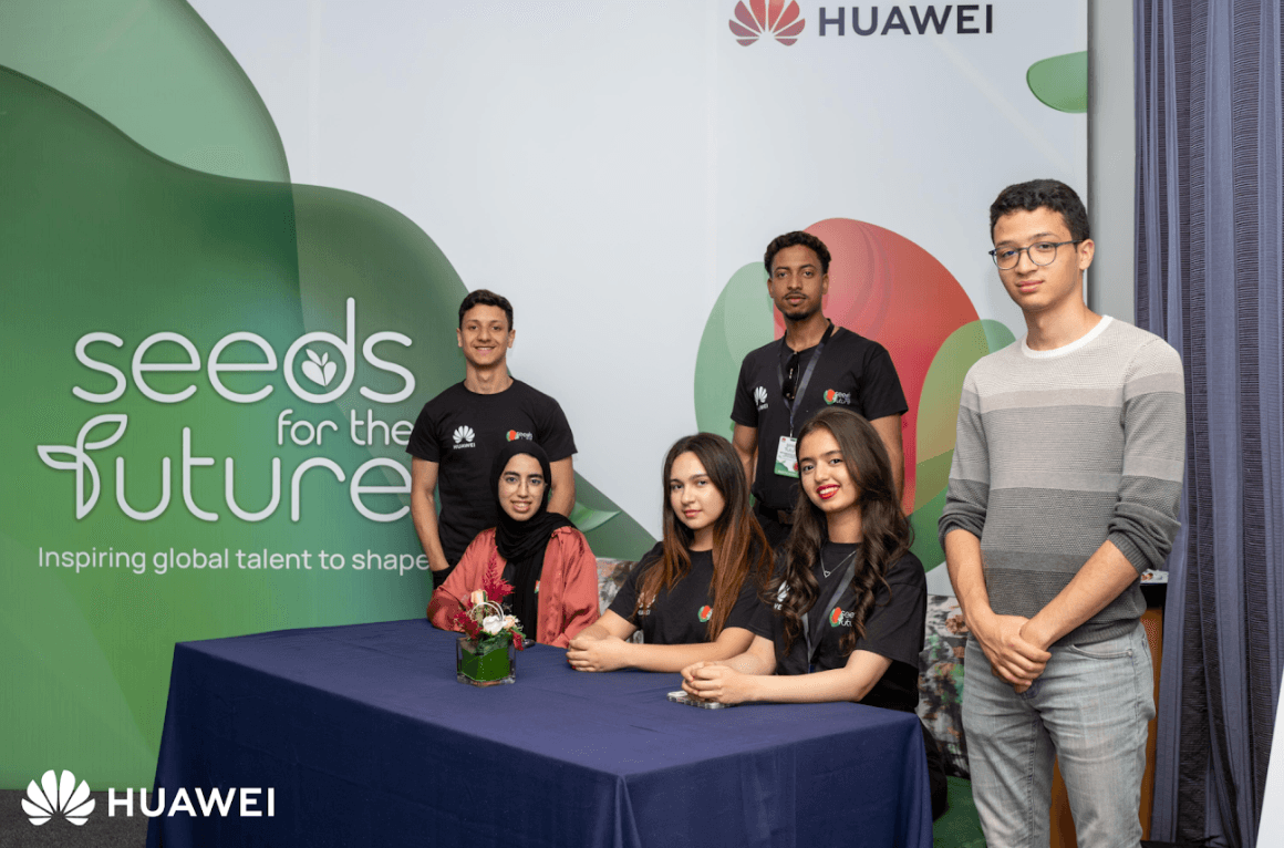 فريق طلابي مغربي يتأهل إلى النهائيات العالمية لمسابقة Tech4Good في الصين