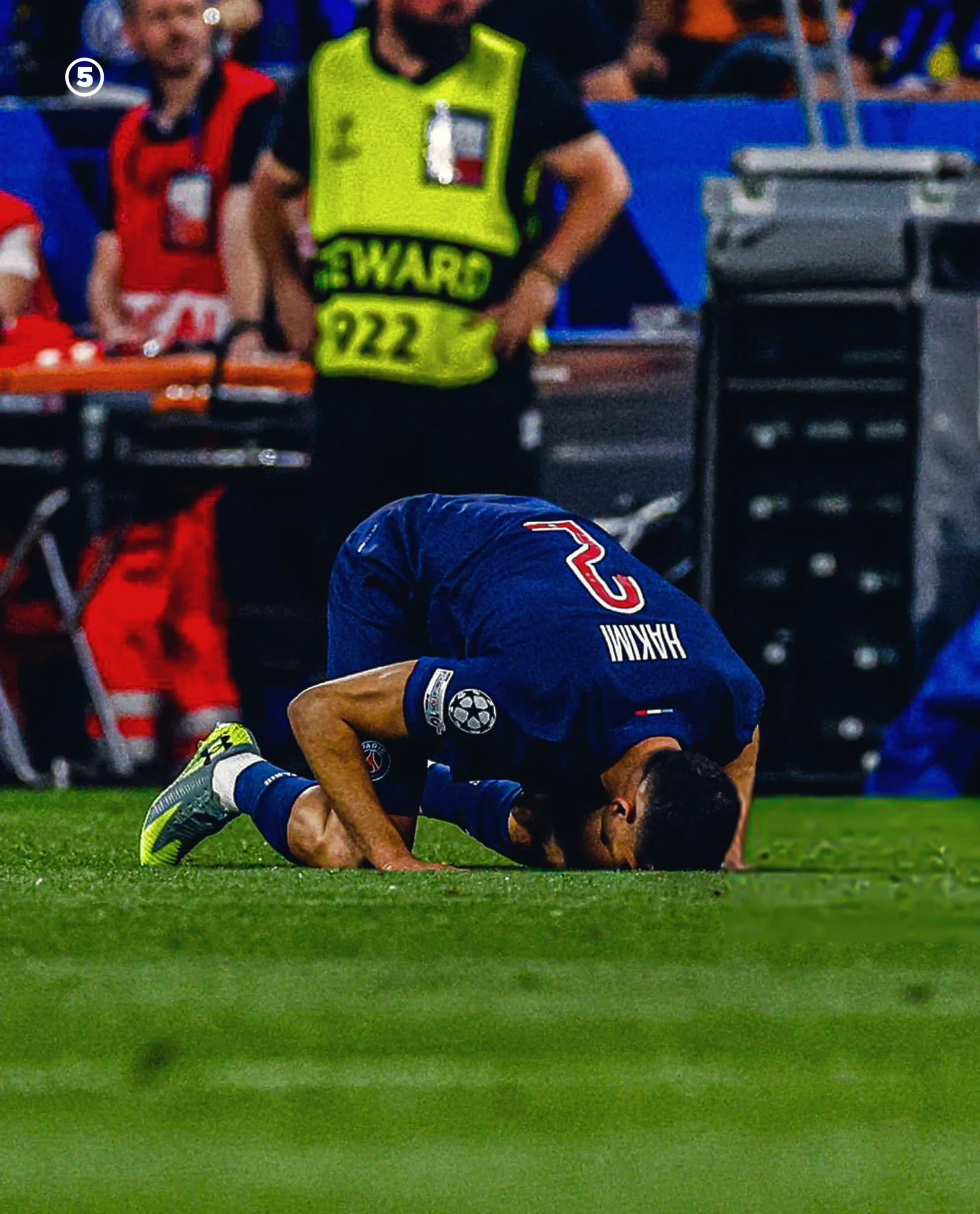 الدولي المغربي حكيمي يتوج رفقة باريس سان جيرمان بلقب دوري أبطال أوروبا لكرة القدم
