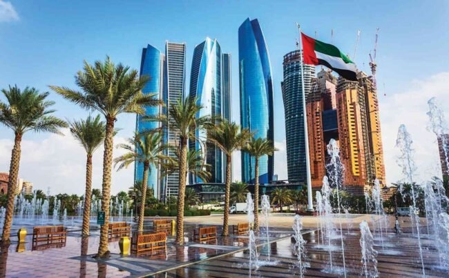 'فيتش' تتوقع تباطؤ إقراض بنوك الإمارات واستمرار ربحيتها