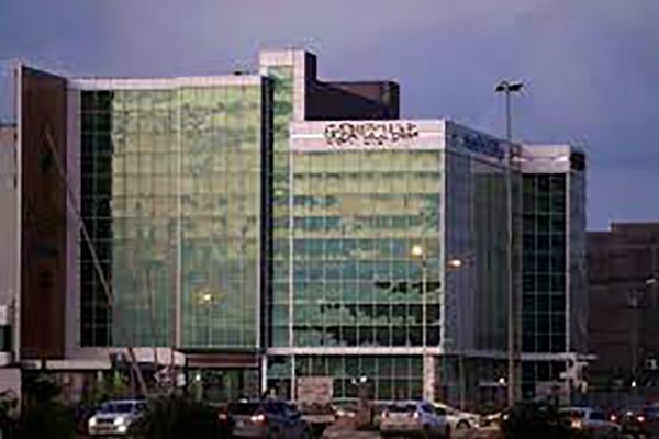 ليبيا المركزي يخفض سعر صرف الدينار