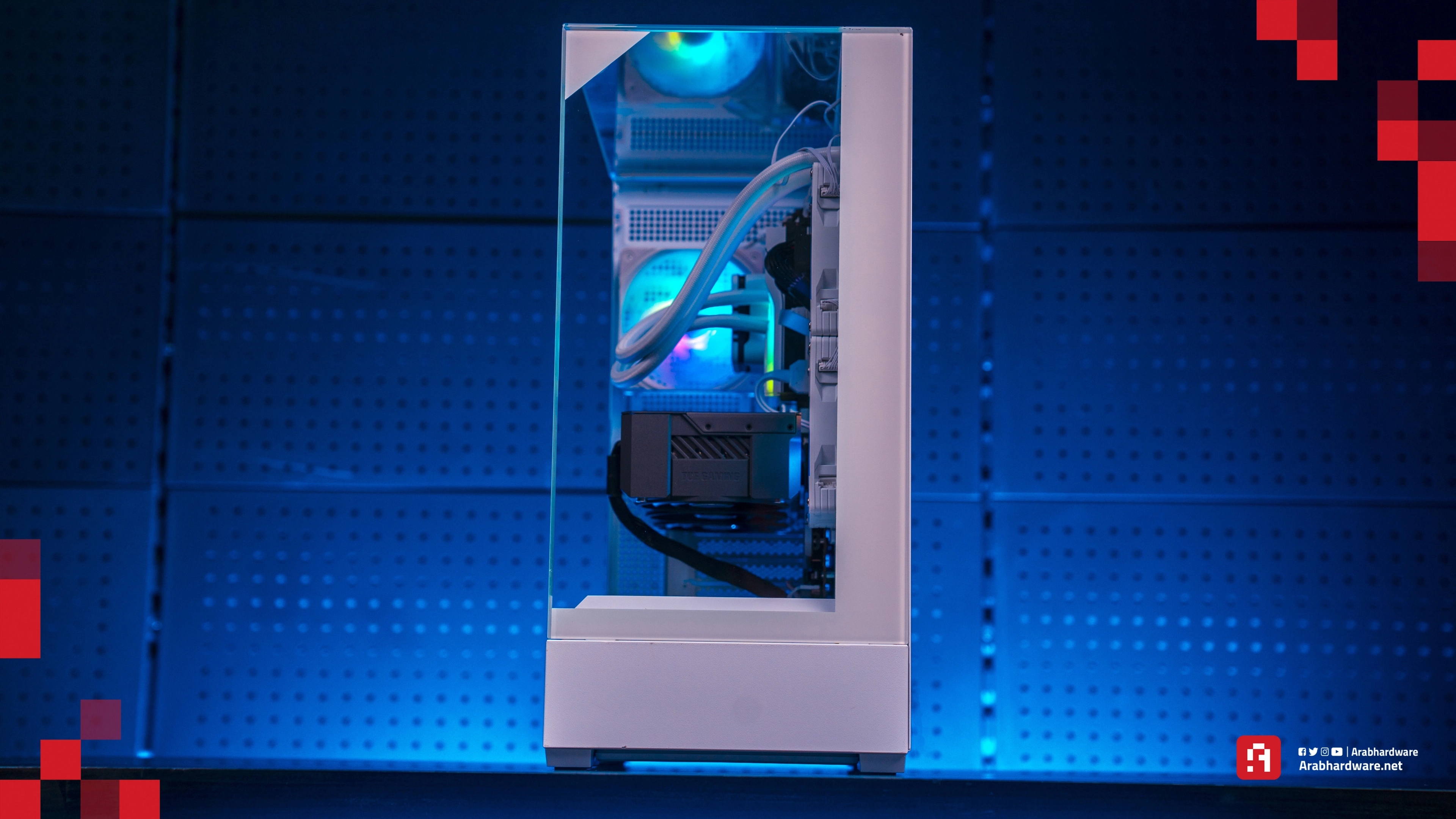 مراجعة الكيس Zalman P40 Prism White