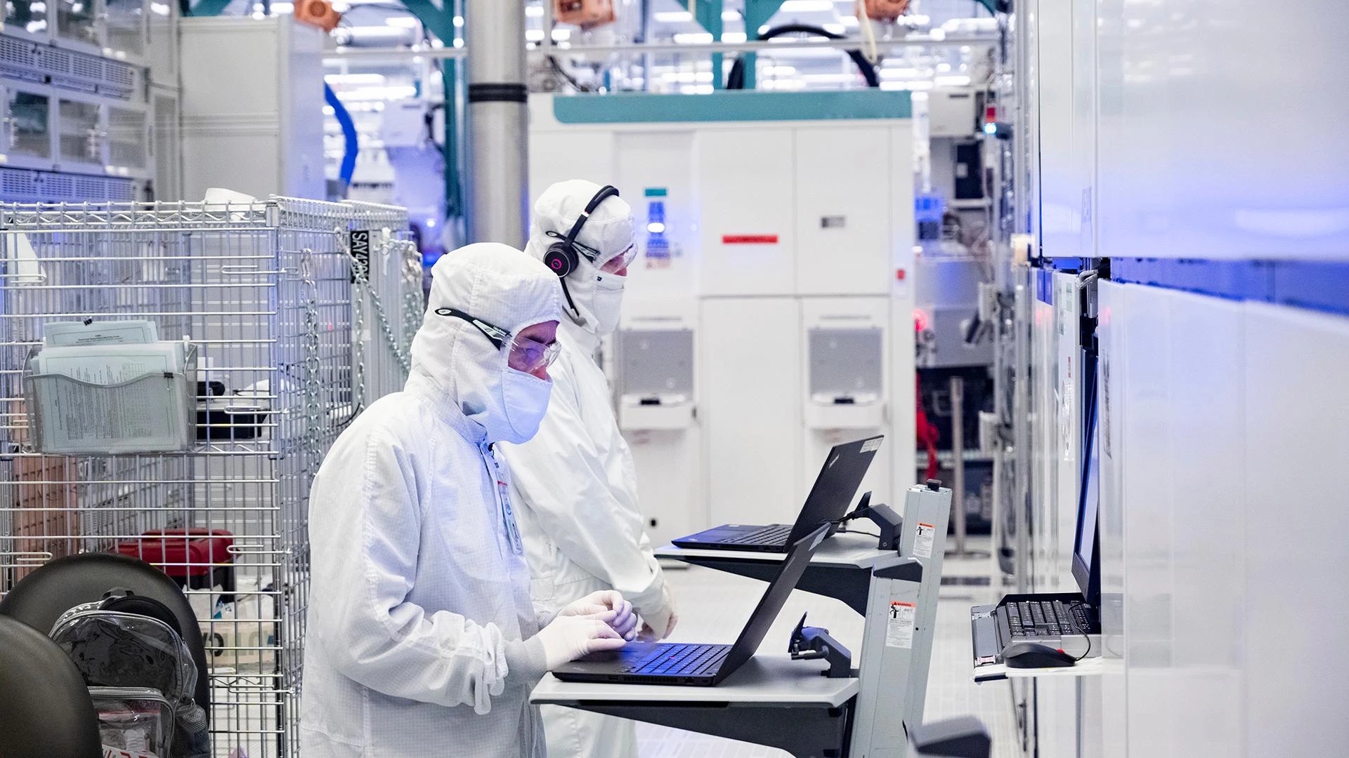 العملاق الأزرق Intel يقلص عدد موظفيه ويسرح أكثر من 4 آلاف موظف