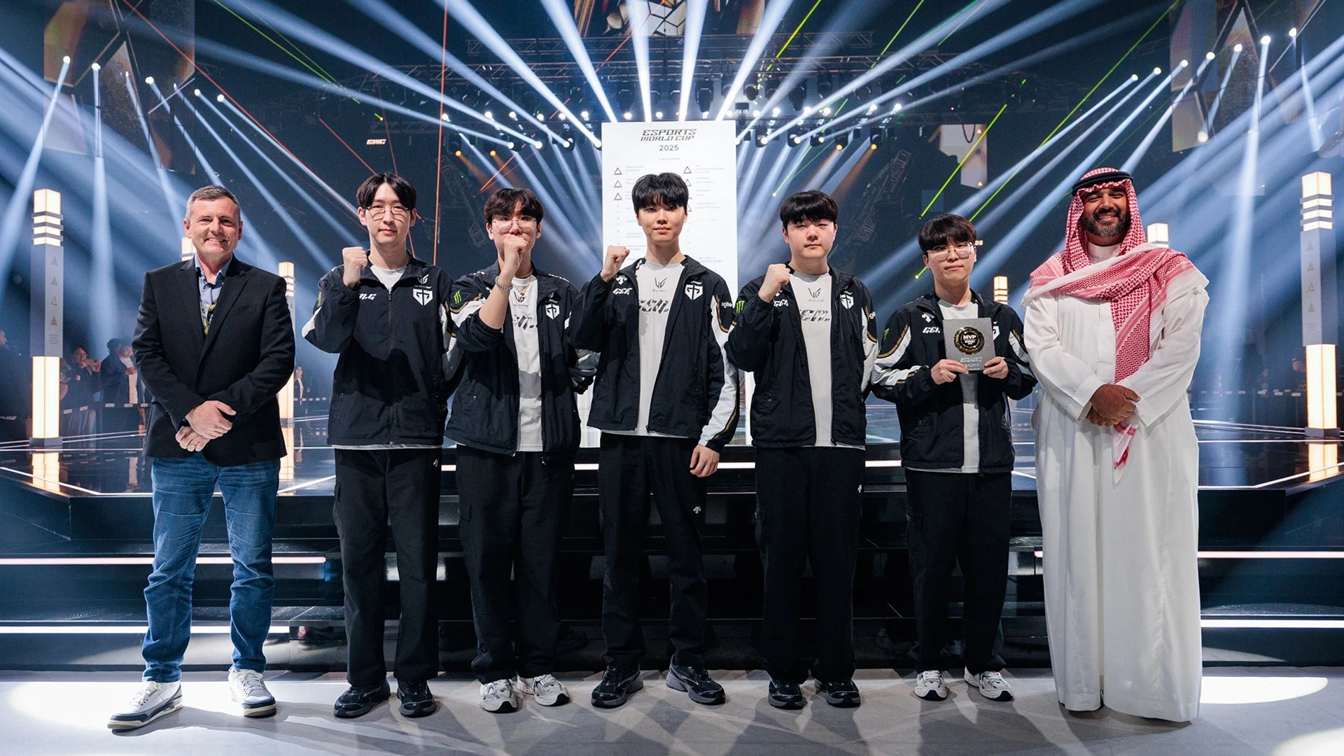 فريق Gen.G بطل League of Legends بكأس العالم للرياضات الإلكترونية 2025