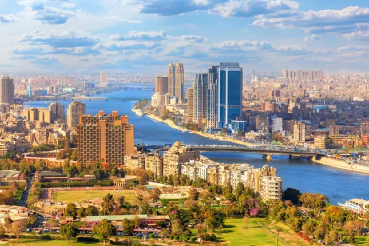 مصر تفتح أبواب الاستثمار: طرح شركات تابعة للجيش في البورصة ضمن خطة لتوسيع دور القطاع الخاص