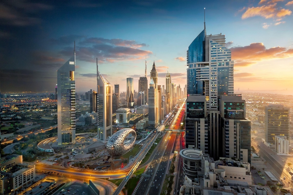 شركات الإمارات تفضل الكفاءة على زيادة التوظيف
