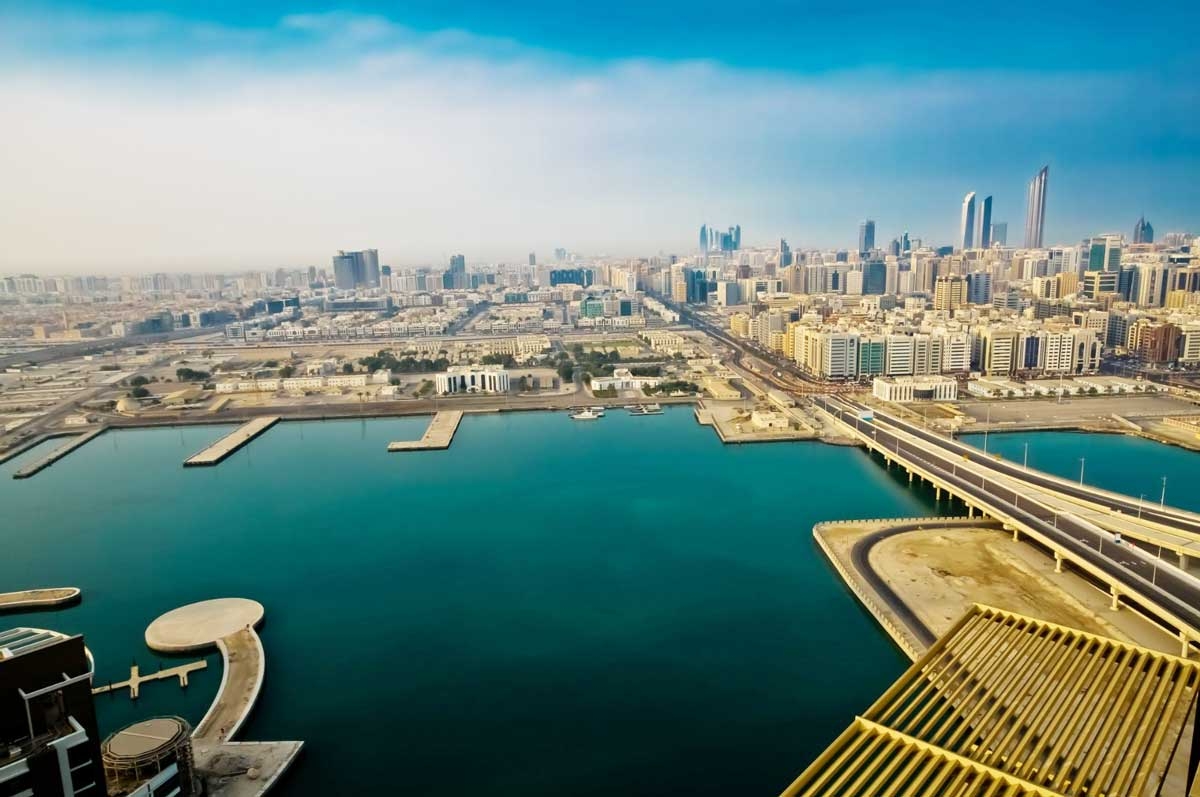 200 مليار درهم استثمارات أبوظبي في البنية التحتية