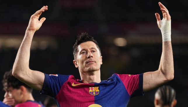 برشلونة يهزم فاييكانو ويستعيد صدارة الدوري الإسباني