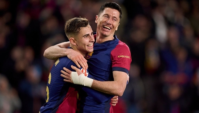 برشلونة وشكوى أوساسونا بشأن إنيجو مارتينيز.. بيان رسمي يرجح الكفة!