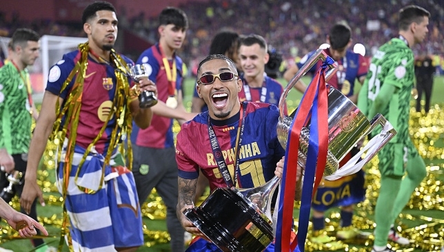 الاتحاد الإسباني يُثير غضب لاعبي برشلونة بعد التتويج بالكأس