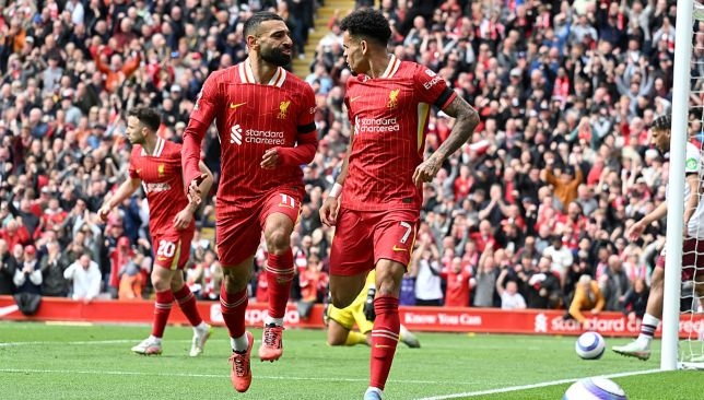 نجم ليفربول يرفع سقف الطموحات: نحلم بدوري الأبطال