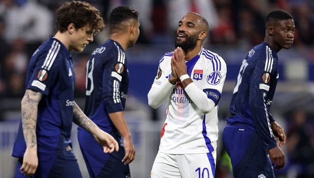 ليون ينتزع التعادل أمام مانشستر يونايتد في الدوري الأوروبي