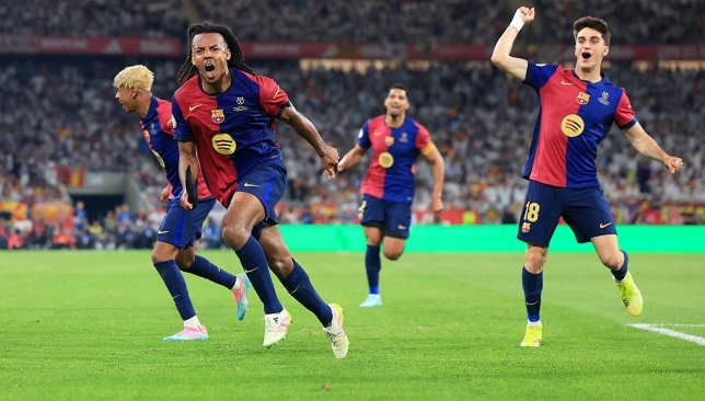 إريك جارسيا يكشف سبب فوز برشلونة رغم تأخره أمام ريال مدريد