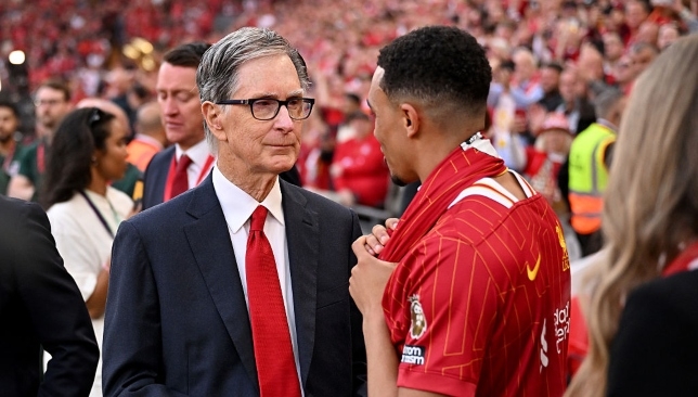 ليفربول يقترب من إنجاز صفقة بديل أرنولد