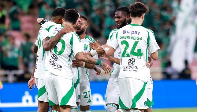 الأهلي يستحوذ على جوائز الأفضل في الدوري السعودي خلال أبريل