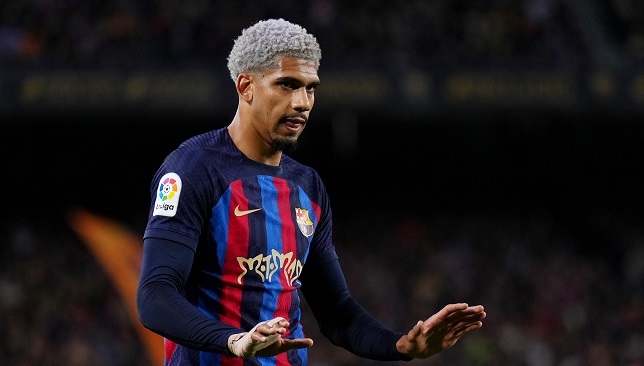 أراوخو في مرمى النيران بعد إقصاء برشلونة من دوري الأبطال