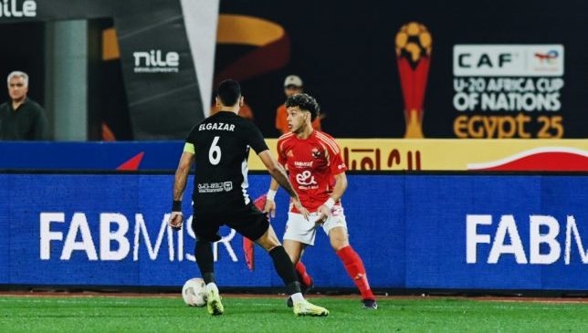 الأهلي يهزم البنك بالوقت القاتل ويقترب من حسم الدوري
