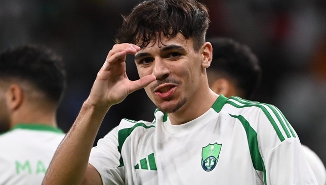 بورتو في طريقه لضم فيجا من الأهلي السعودي