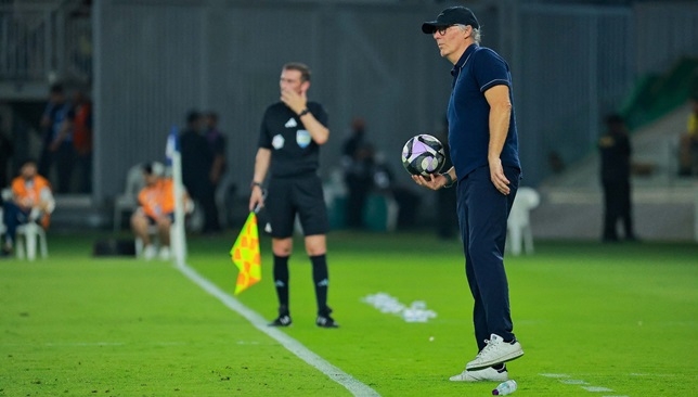 بلان ويايسله يُنافسان على جائزة أفضل مدرب في دوري روشن السعودي