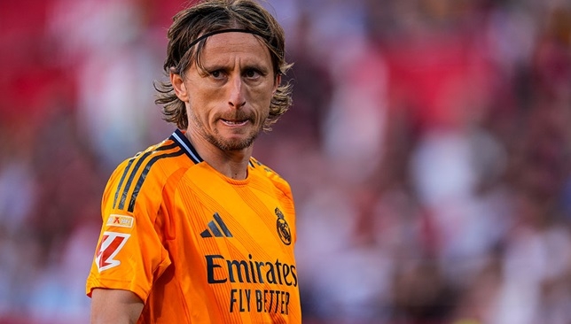 الدوري السعودي يطارد مودريتش بعد نهاية رحلته مع ريال مدريد