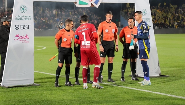 الهلال يطلب التدخل في قضية النصر وحارس العروبة