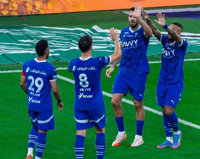 الهلال يدك حصون العروبة برباعية.. فيديو