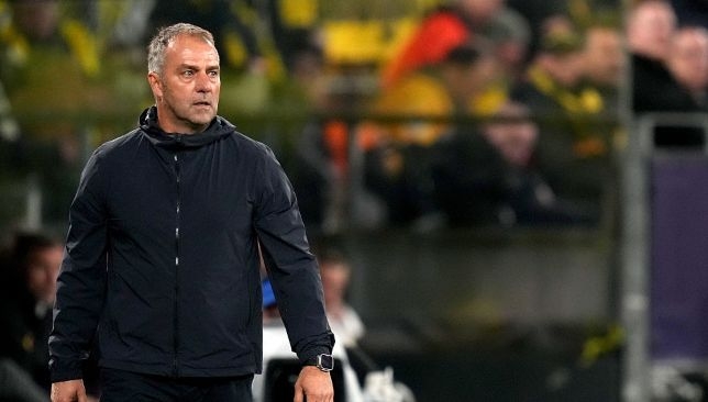 لابورتا يتغنى بمدربه فليك بكلماتٍ رائعة بعد التتويج بالدوري الإسباني