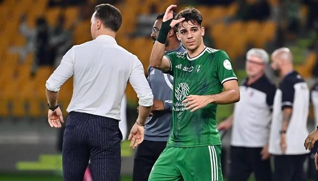 الأهلي يحدد ثمن بيع فيجا