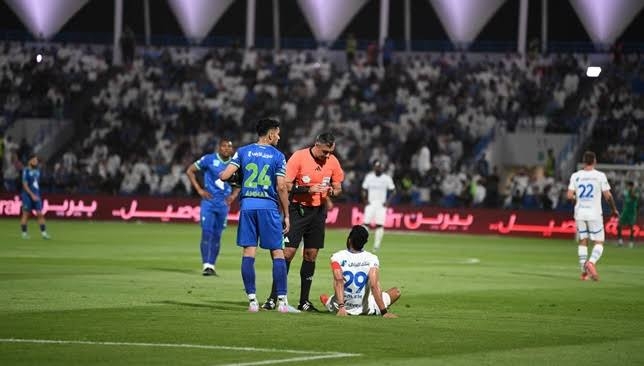الانضباط تغرّم الهلال بسبب 32 علبة مياه