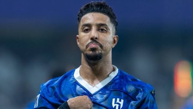 30 مليونًا تُبقي سالم الدوسري موسمين مع الهلال