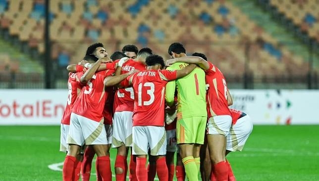 الأهلي ينتظر فرمان ريفيرو لضم مدافع فنربخشة