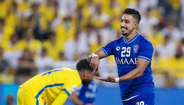 سالم الدوسري ينافس رونالدو وبنزيما على جائزة الأفضل في الدوري السعودي