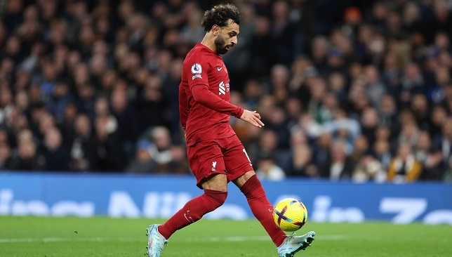 محمد صلاح يفوز بجائزة لاعب العام من رابطة الكتاب الإنجليزي