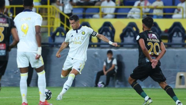 رونالدو يهدر ضربة جزاء بغرابة أمام الخليج.. شاهد