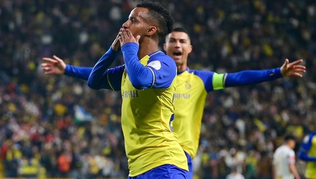 النصر يتلقى عرضين لبيع عبدالرحمن غريب