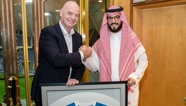 هل يحضر بن نافل مباراة الهلال وريال مدريد؟